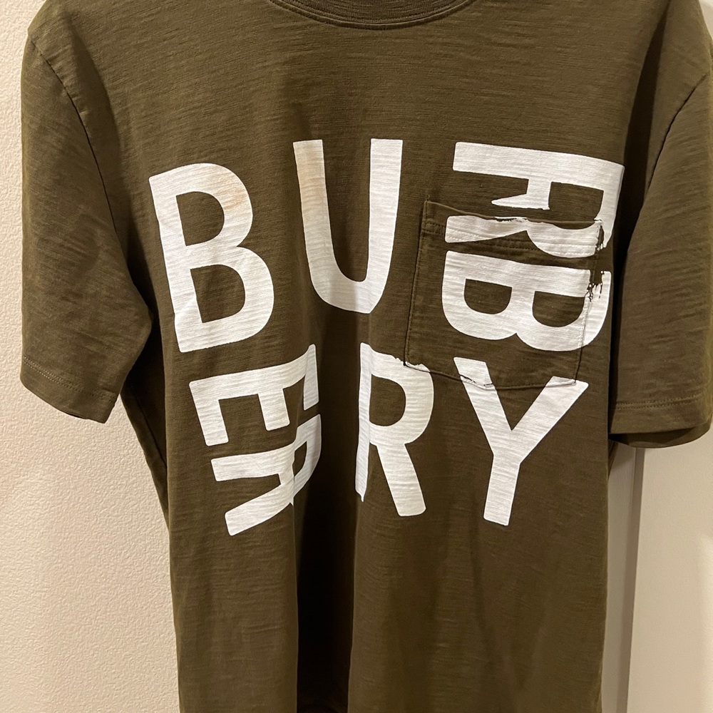 Beautiful and authentic Burberry T shirt.